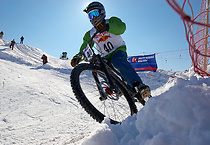 SNOW DOWNHILL na Gromadzyniu